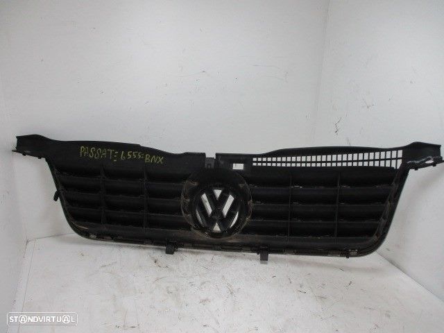GRELHA FRONTAL VOLKSWAGEN PASSAT 2001 - - 4
