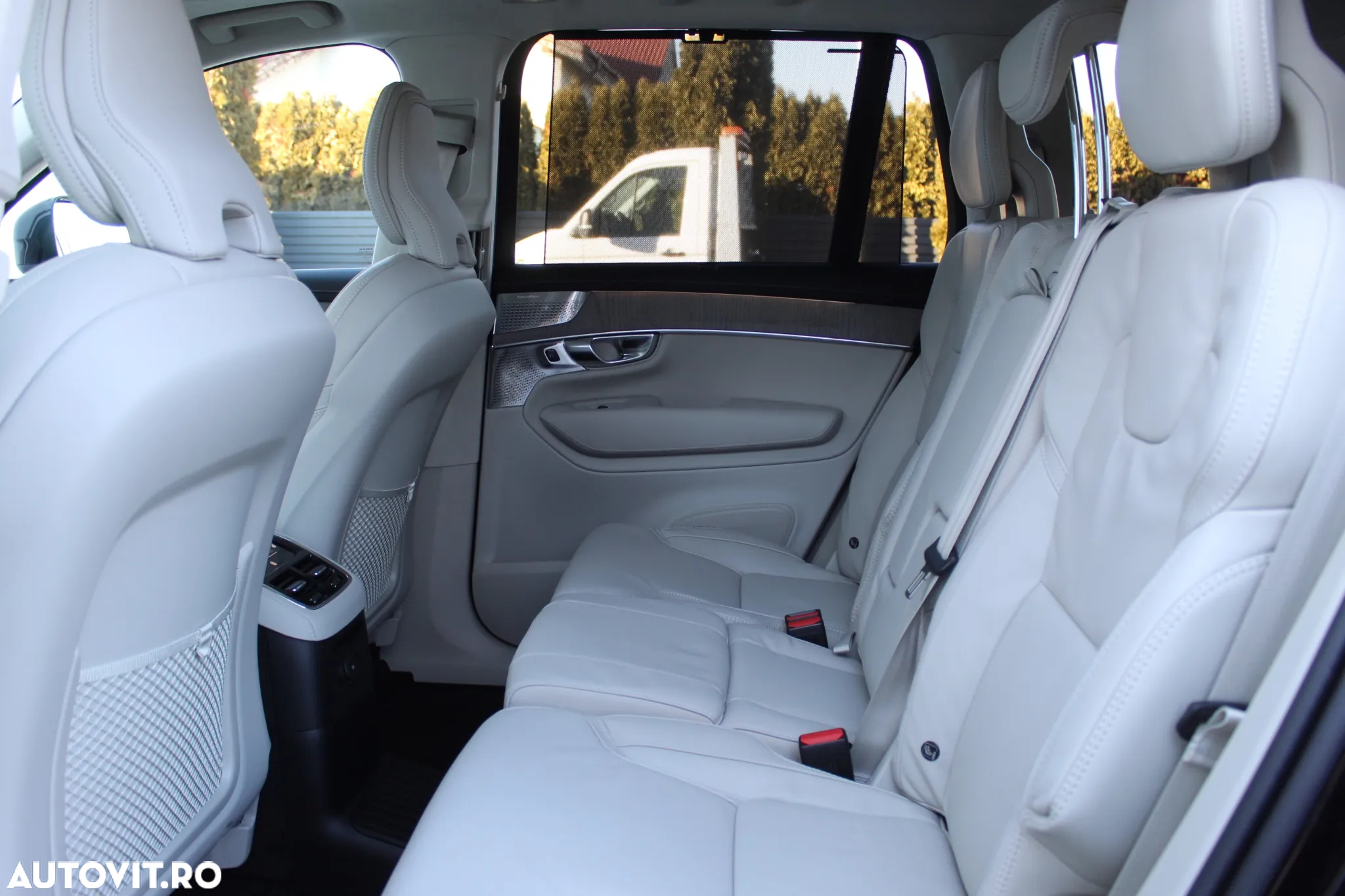 Volvo XC 90 T8 AWD PHEV Ultra Bright - 12