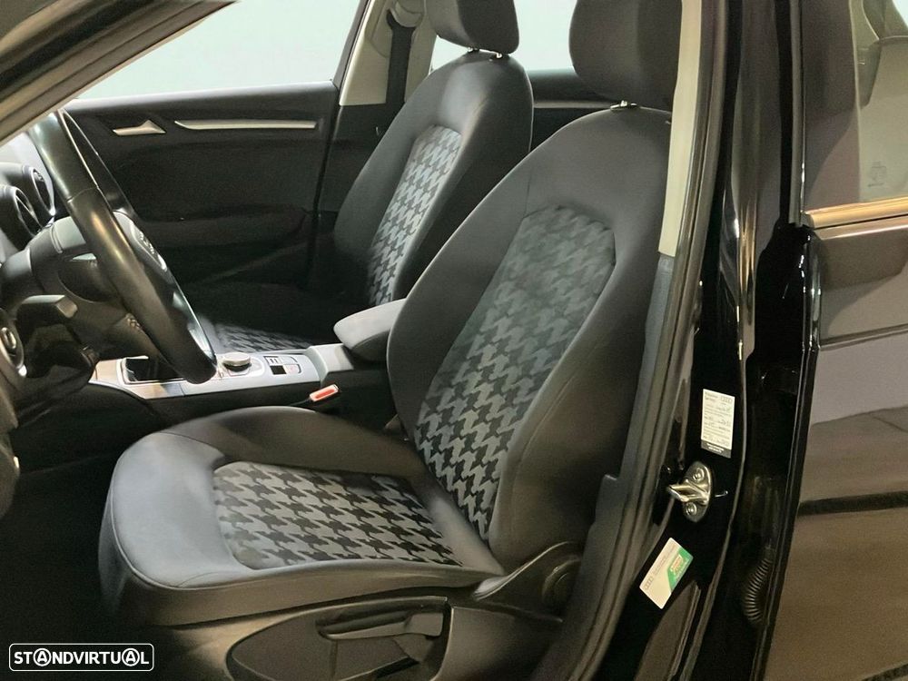 Audi A3 Sportback 1.6 TDI Design - 12