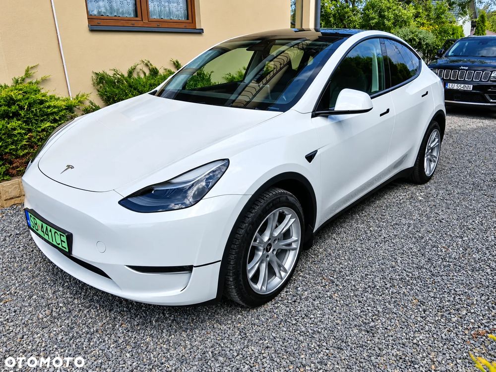 Tesla Model Y - 3