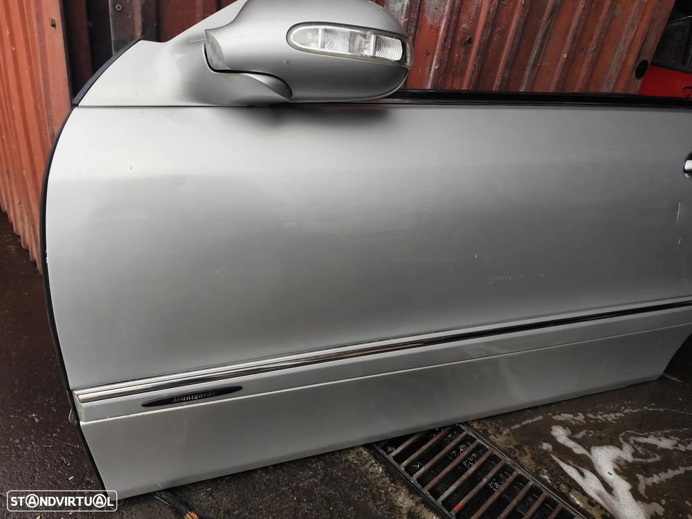 Mercedes CLK C209 PORTA FRENTE ESQUERDA - PF655 - 2