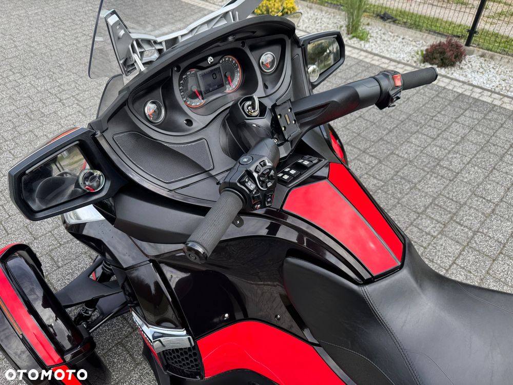 Can-Am Spyder - 20