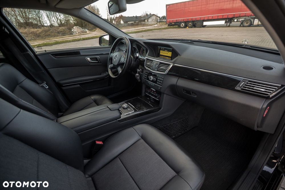 Mercedes-Benz Klasa E 220 CDI DPF BlueEFFICIENCY 7G-TRONIC Avantgarde - 23