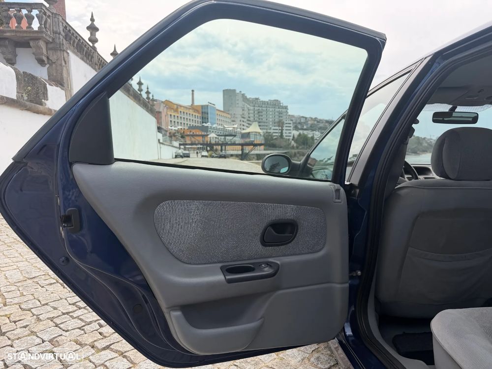 Renault Laguna 1.6 RXT - 13
