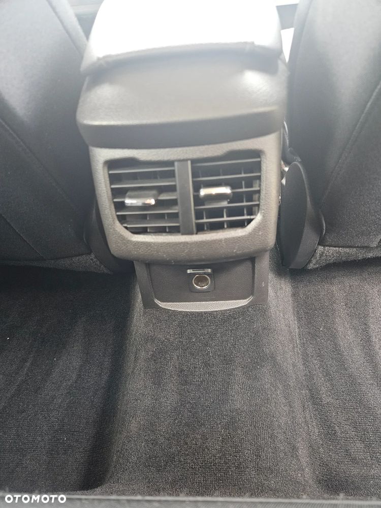 Ford Mondeo 2.0 EcoBlue Titanium - 16