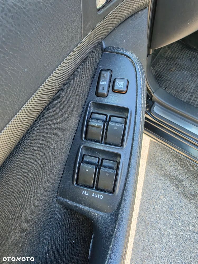 Toyota Avensis 1.8 VVT-i Executive - 12