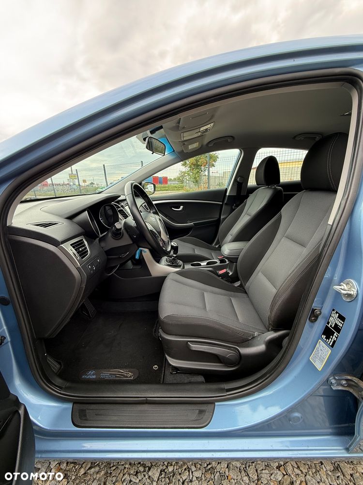 Hyundai i30 blue 1.6 GDI Passion - 8