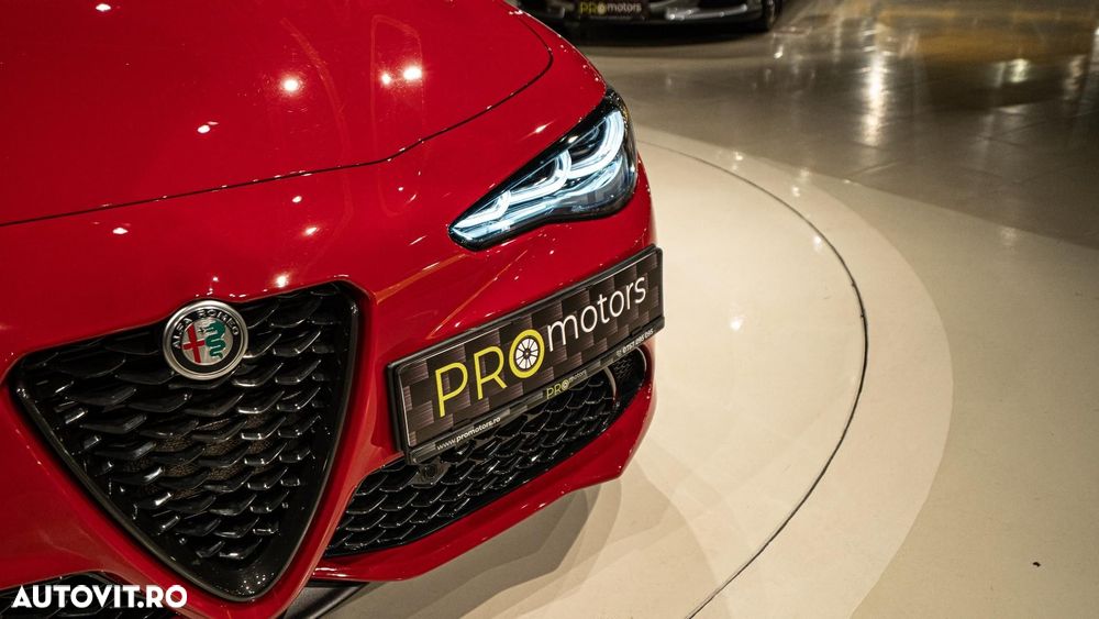 Alfa Romeo Giulia 2.0 Turbo 16V AT8-Q4 Competizione - 16