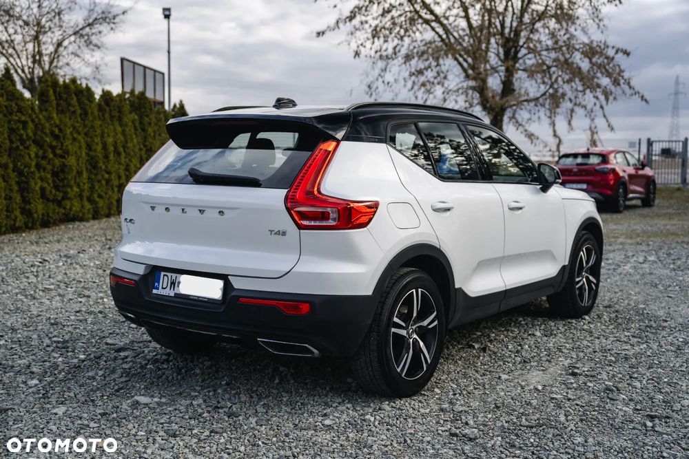 Volvo XC 40 T4 R-Design - 1
