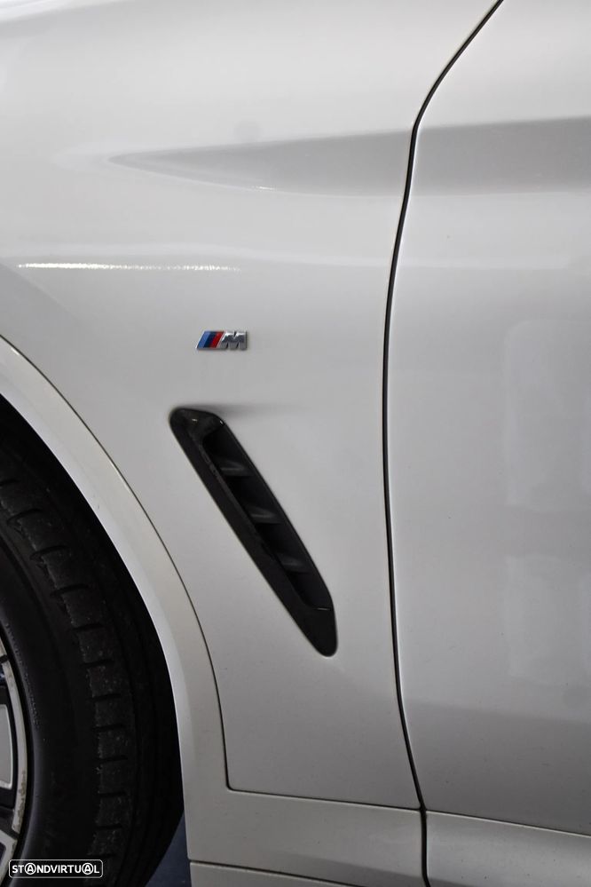 BMW iX3 M Sport Impressive - 10