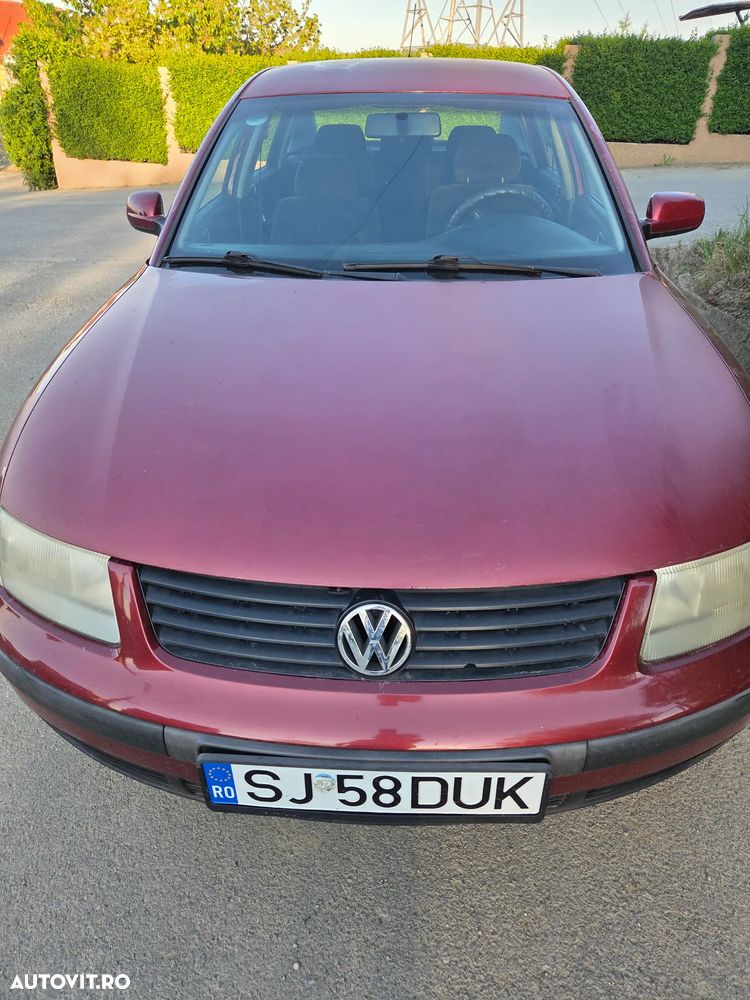 Volkswagen Passat - 1
