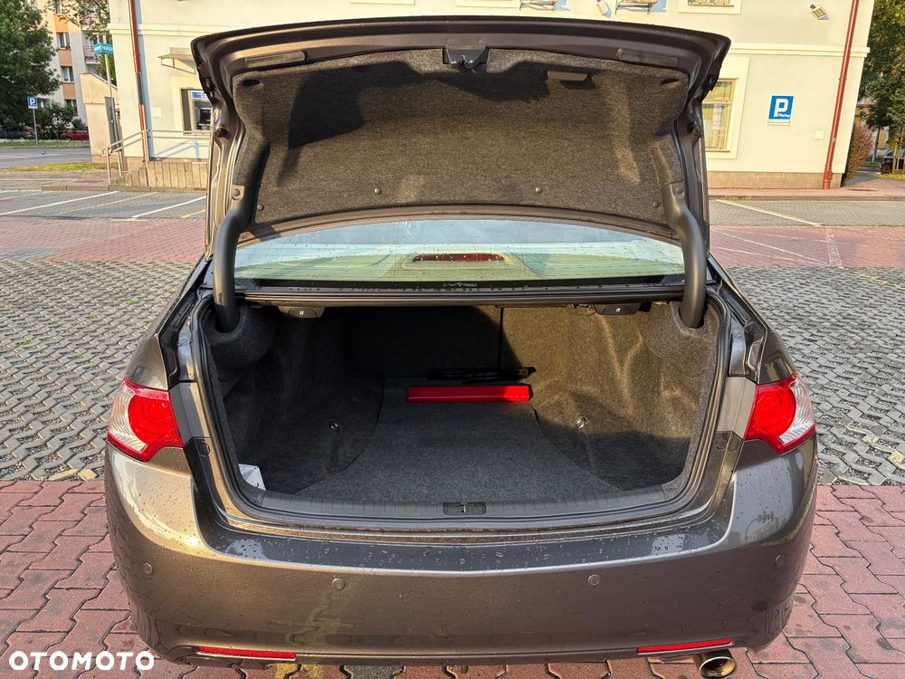 Honda Accord 2.0 Executive Nav - 12