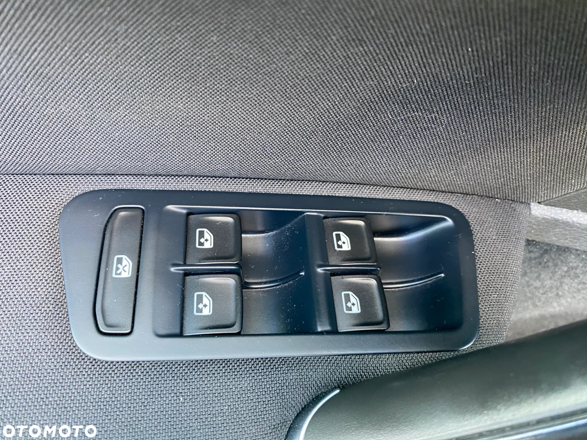 Volkswagen Golf VII 1.6 TDI BMT Highline DSG - 17