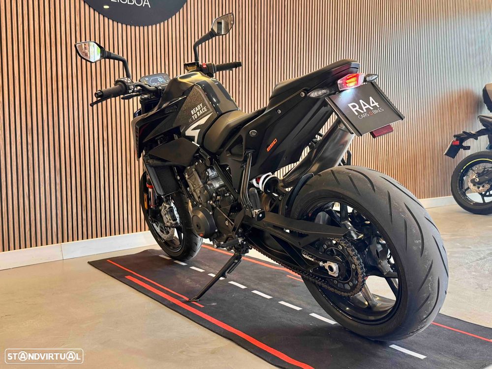 KTM Duke 890 - 18