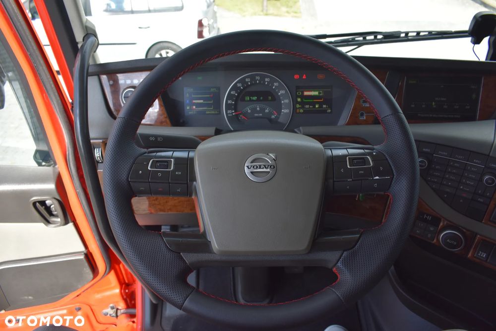 Volvo FH 500// MAŁY PRZEBIEG 680.000 km !! //  FULL LED // HYDRAULIKA HYVA // NAVI // PTO // - 33