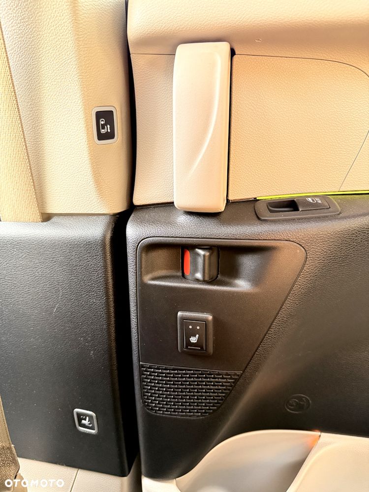 Chrysler Pacifica - 26