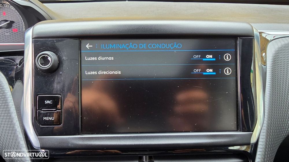 Peugeot 2008 1.2 PureTech GT Line EAT6 - 30