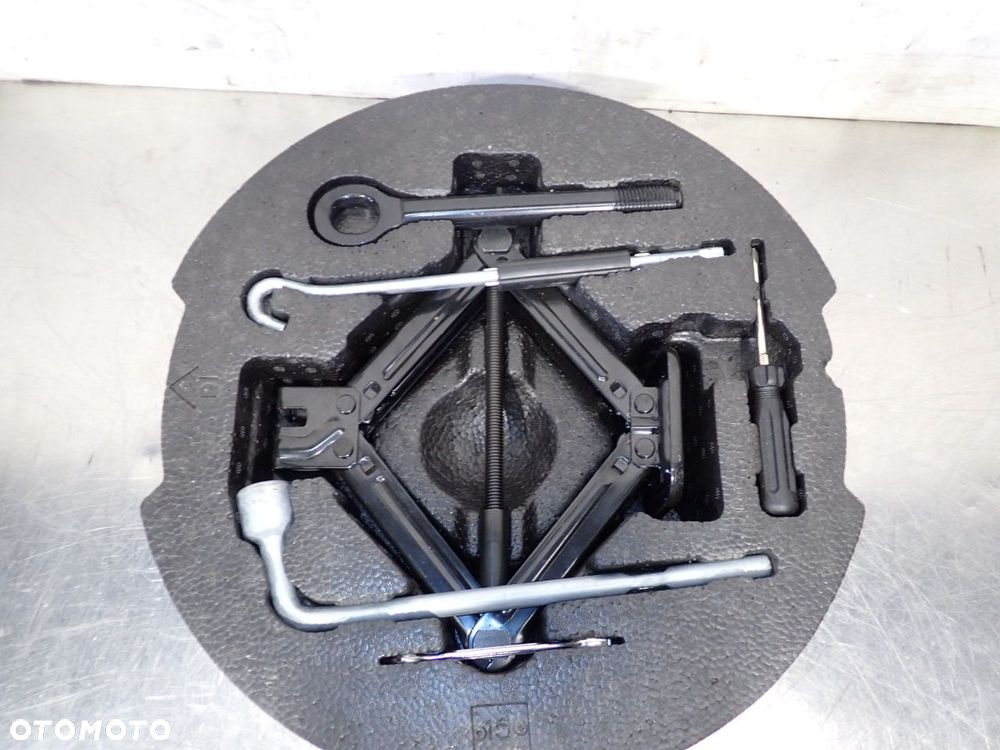 ZESTAW NARZĘDZIOWY KIA CEED - 2