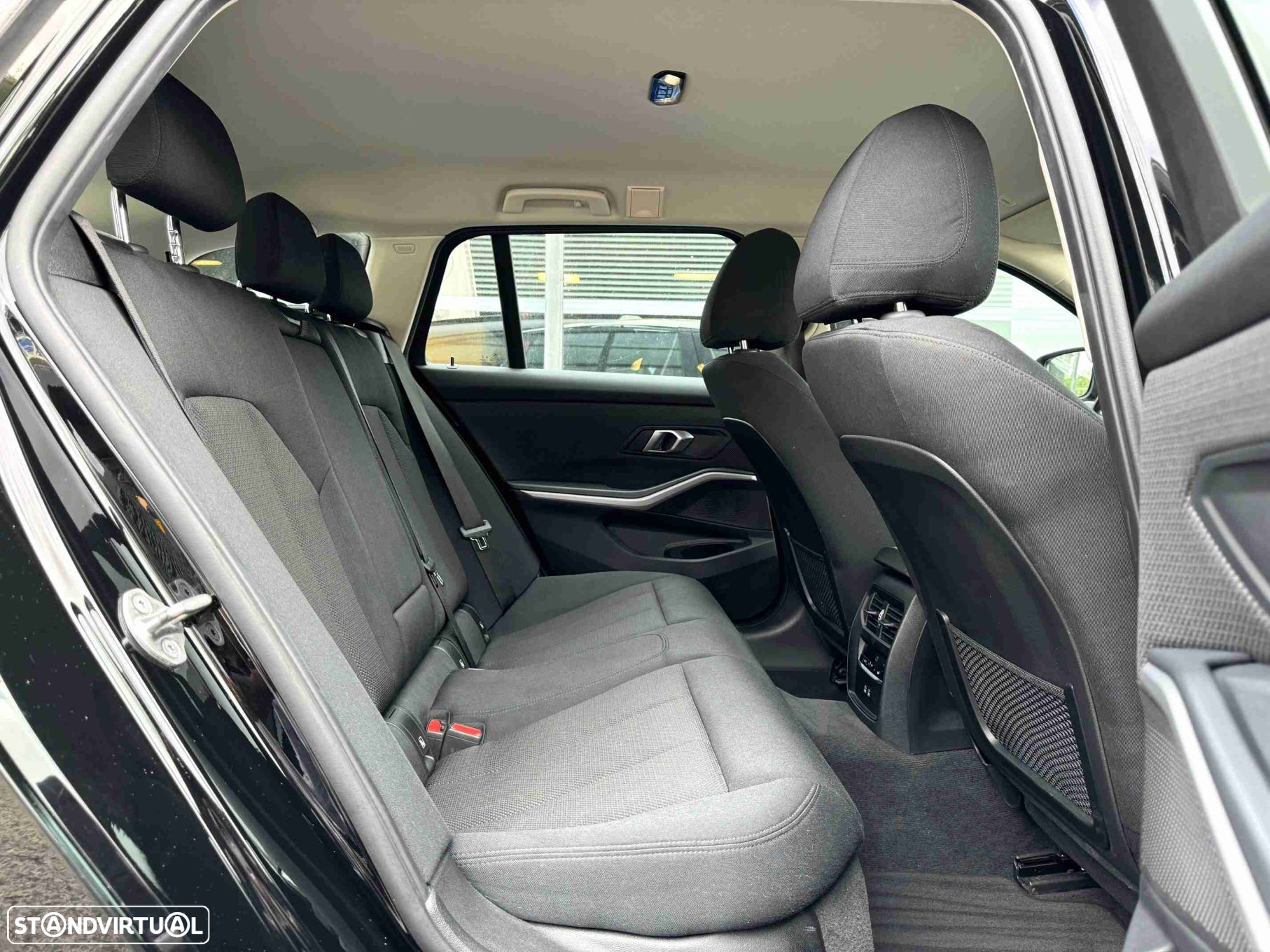 BMW 318 d Touring Auto - 16