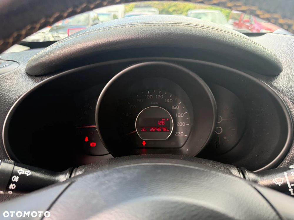 Kia Soul 1.6 CRDI Dream Team Edition - 12