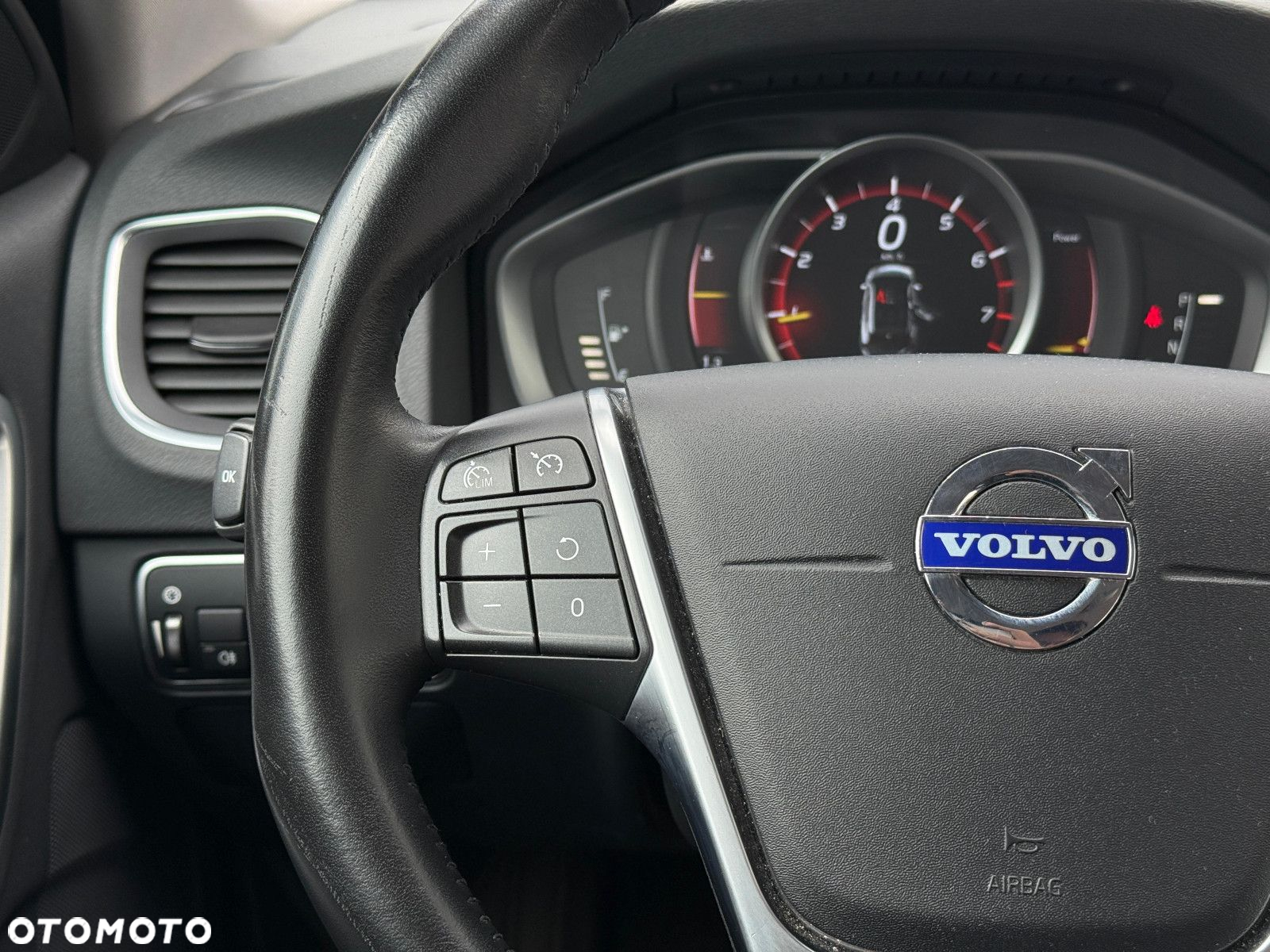 Volvo V60 Cross Country - 14
