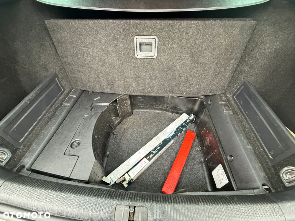 Volkswagen Passat - 12