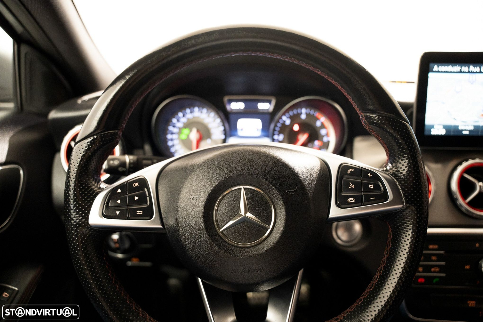 Mercedes-Benz GLA 180 d AMG Line - 10