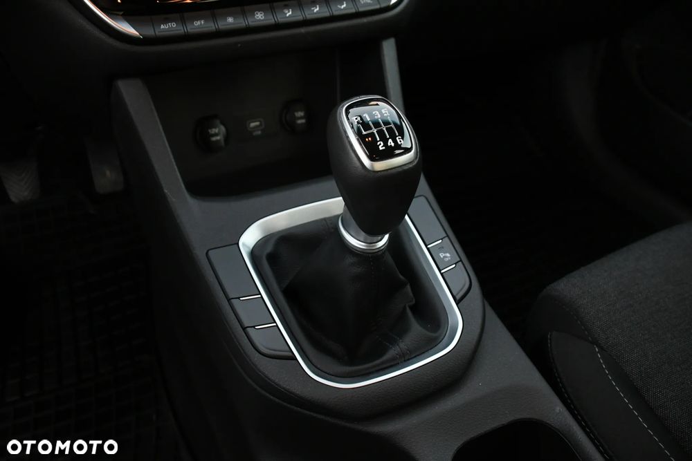 Hyundai i30 1.6 D Comfort - 25