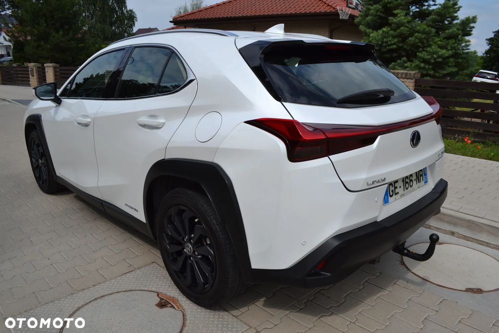 Lexus UX - 3