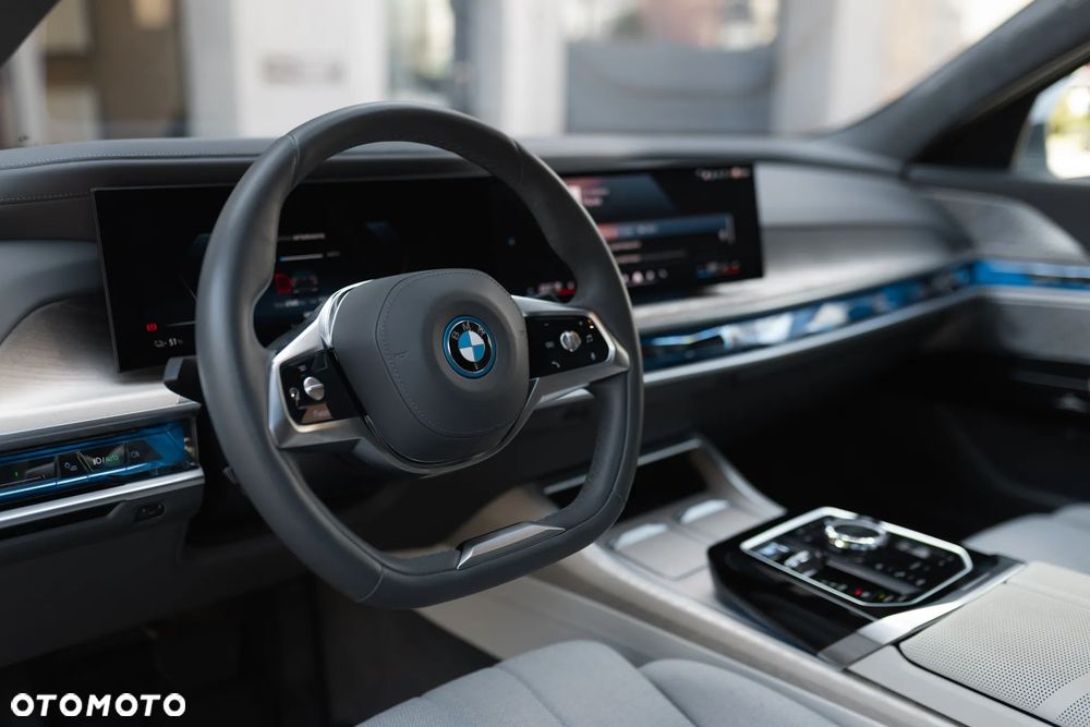 BMW i7 105.7kWh xDrive60 - 18