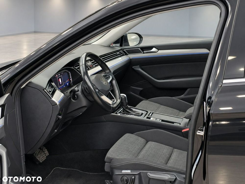 Volkswagen Passat - 8