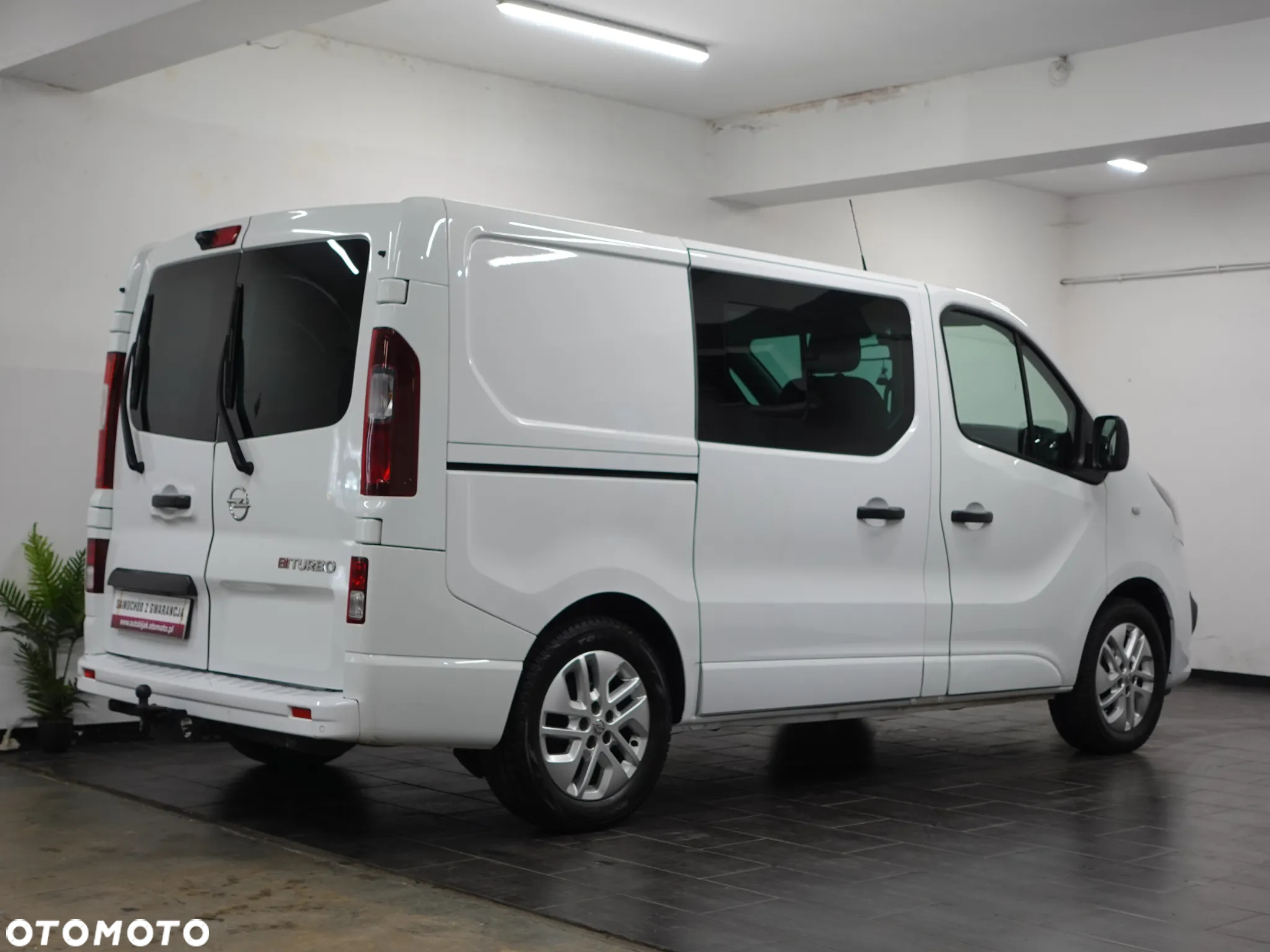 Opel Vivaro - 10