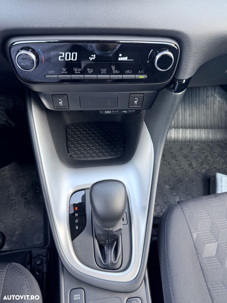 Toyota Yaris 1.5 VVT-i HSD Active - 10