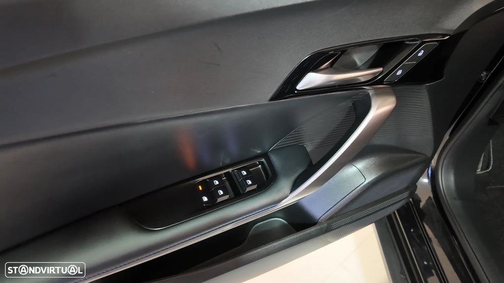 MG MG4 64 kWh Luxury - 15