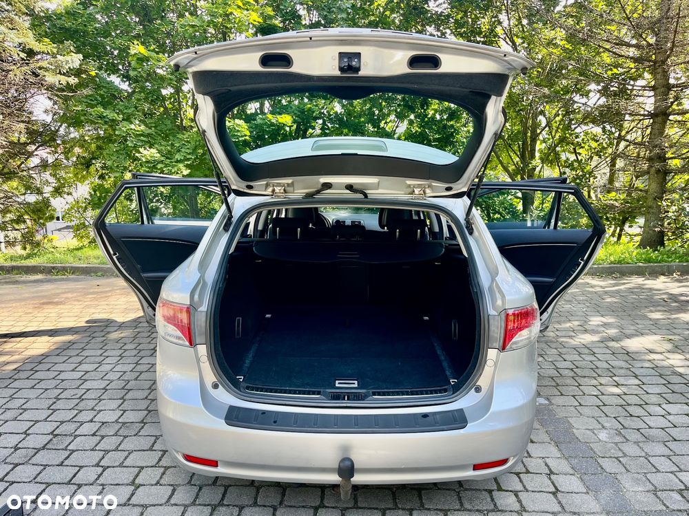 Toyota Avensis 2.0 D-4D Sol - 29