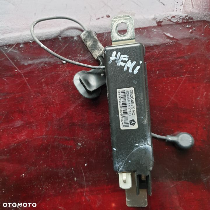 DODGE CHALLENGER WZMACNIACZ MODUL ANTENY 05064579AC 10R - 1