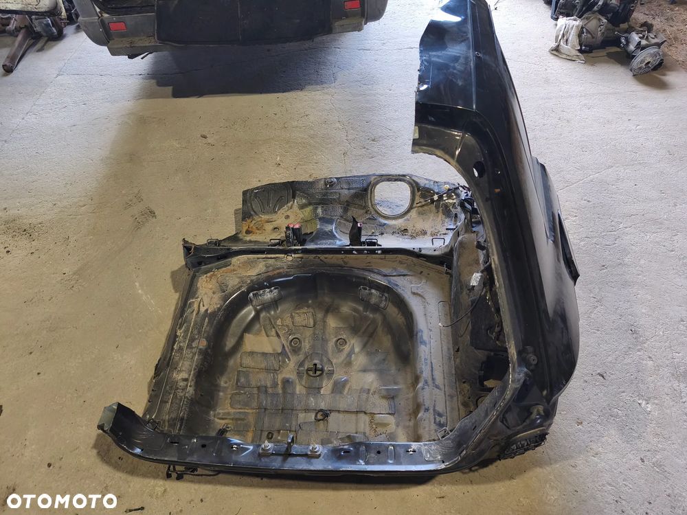 PAS TYLNY WANNA BŁOTNIK PRAWY ĆWIARTKA AUDI A3 8V - 1