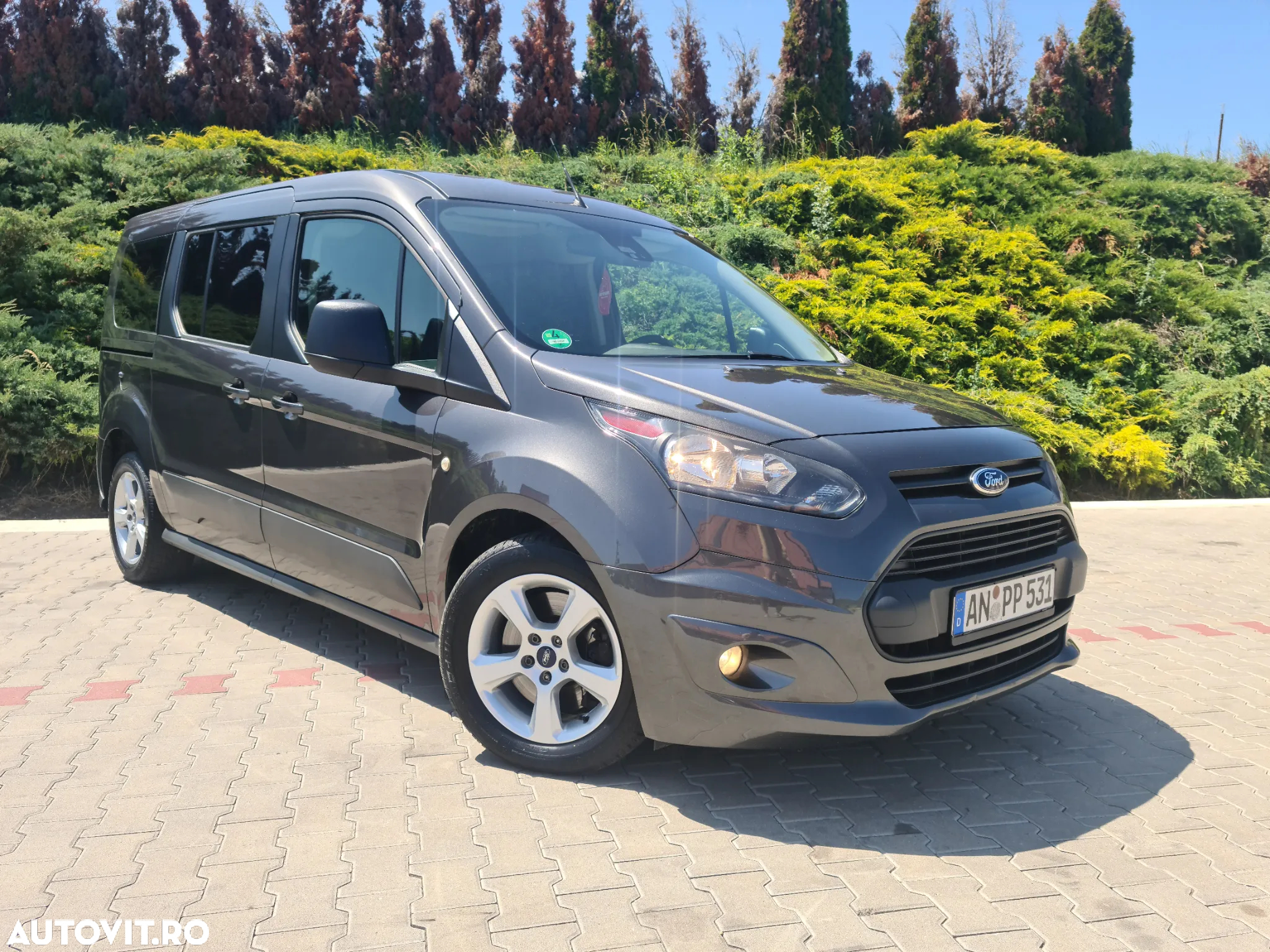 Ford Tourneo Connect 1.5 TDCi LWB (L2) Titanium - 2