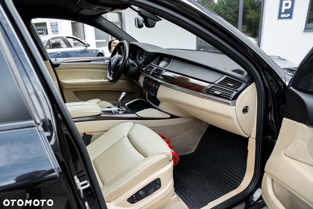 BMW X6 xDrive35i - 23
