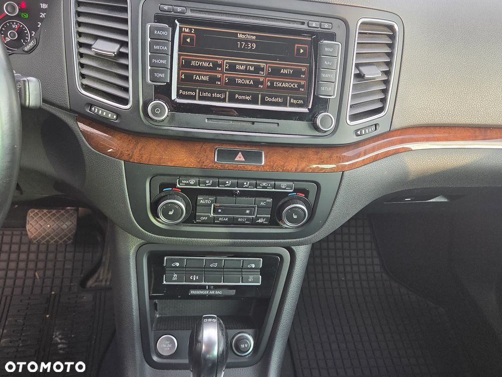 Volkswagen Sharan 2.0 TSI Highline DSG - 8