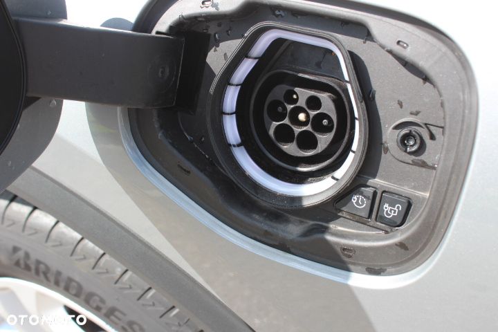 Ford Kuga 2.5P PHEV FWD Titanium X - 4