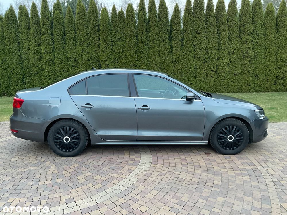 Volkswagen Jetta 1.6 TDI Highline - 4