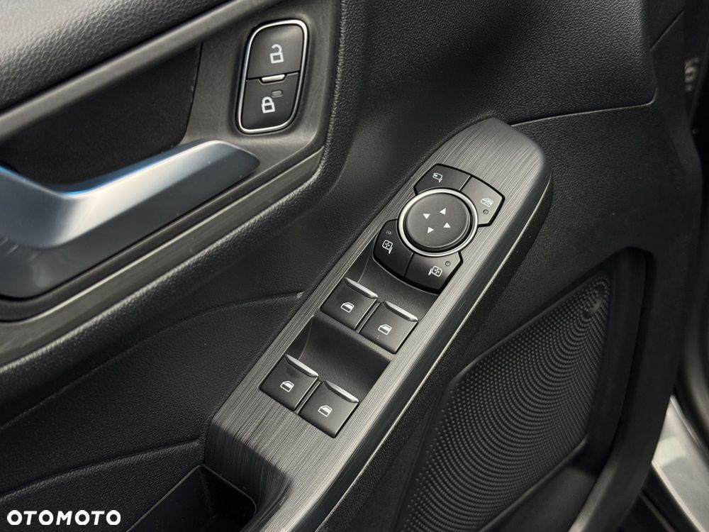 Ford Kuga - 24