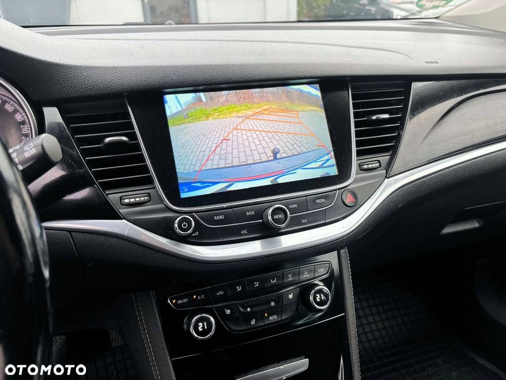 Opel Astra 1.4 Turbo Start/Stop Dynamic - 11