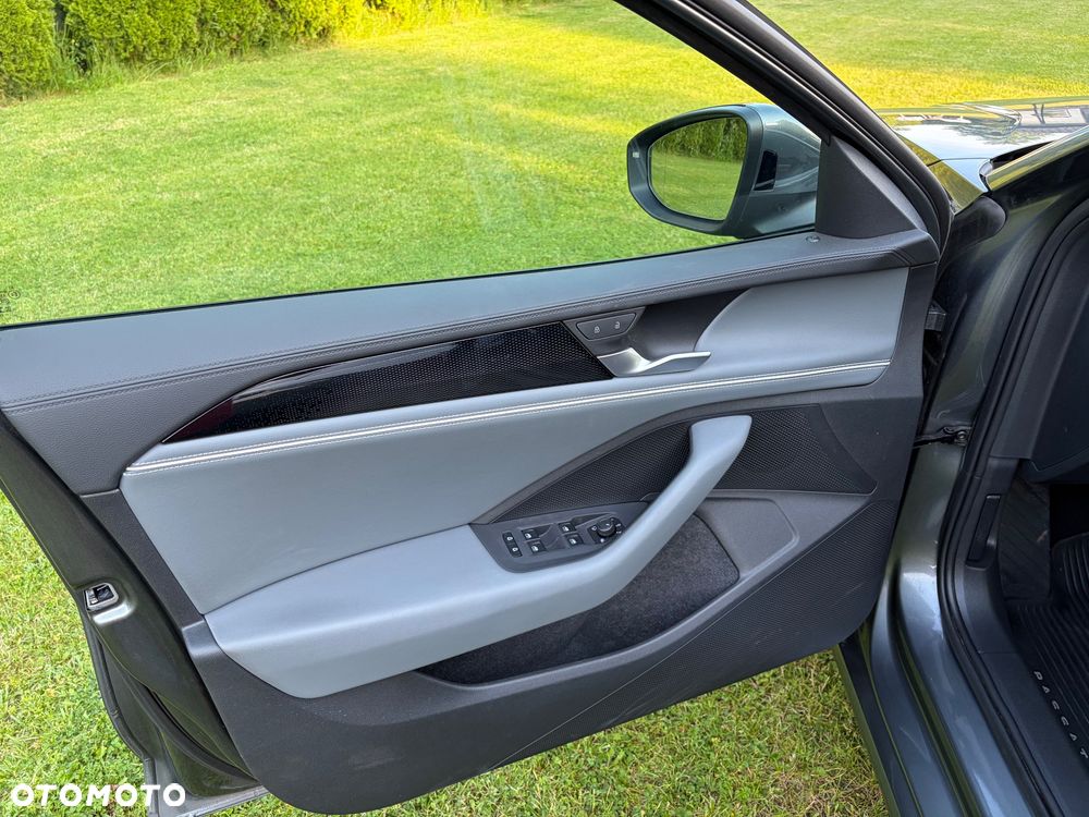 Volkswagen Passat - 15
