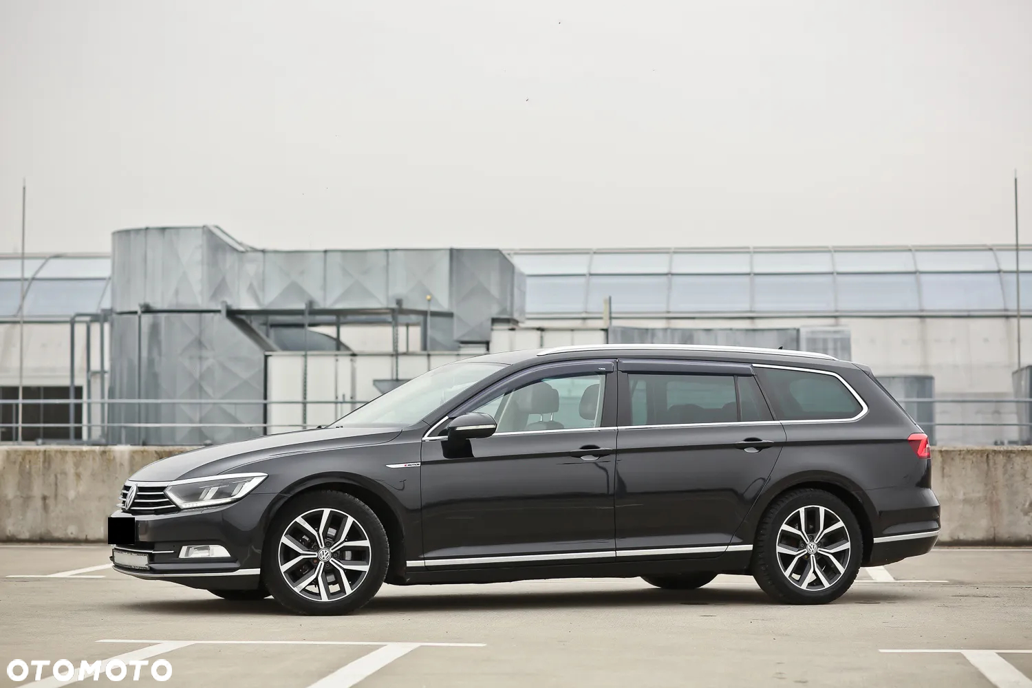 Volkswagen Passat Variant 2.0 TDI SCR 4Motion DSG Highline - 9