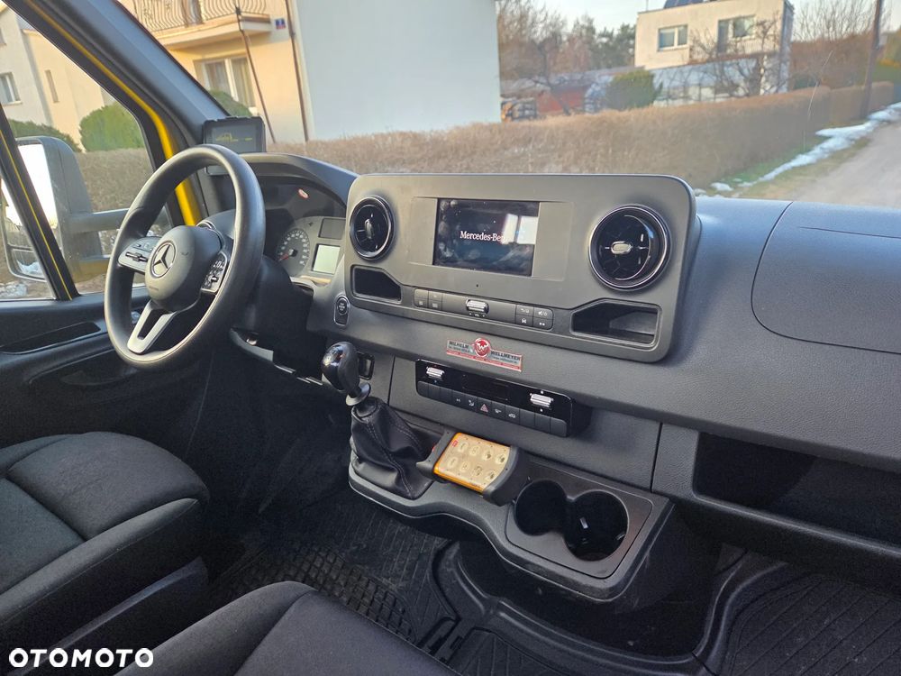 Mercedes-Benz Sprinter - 18