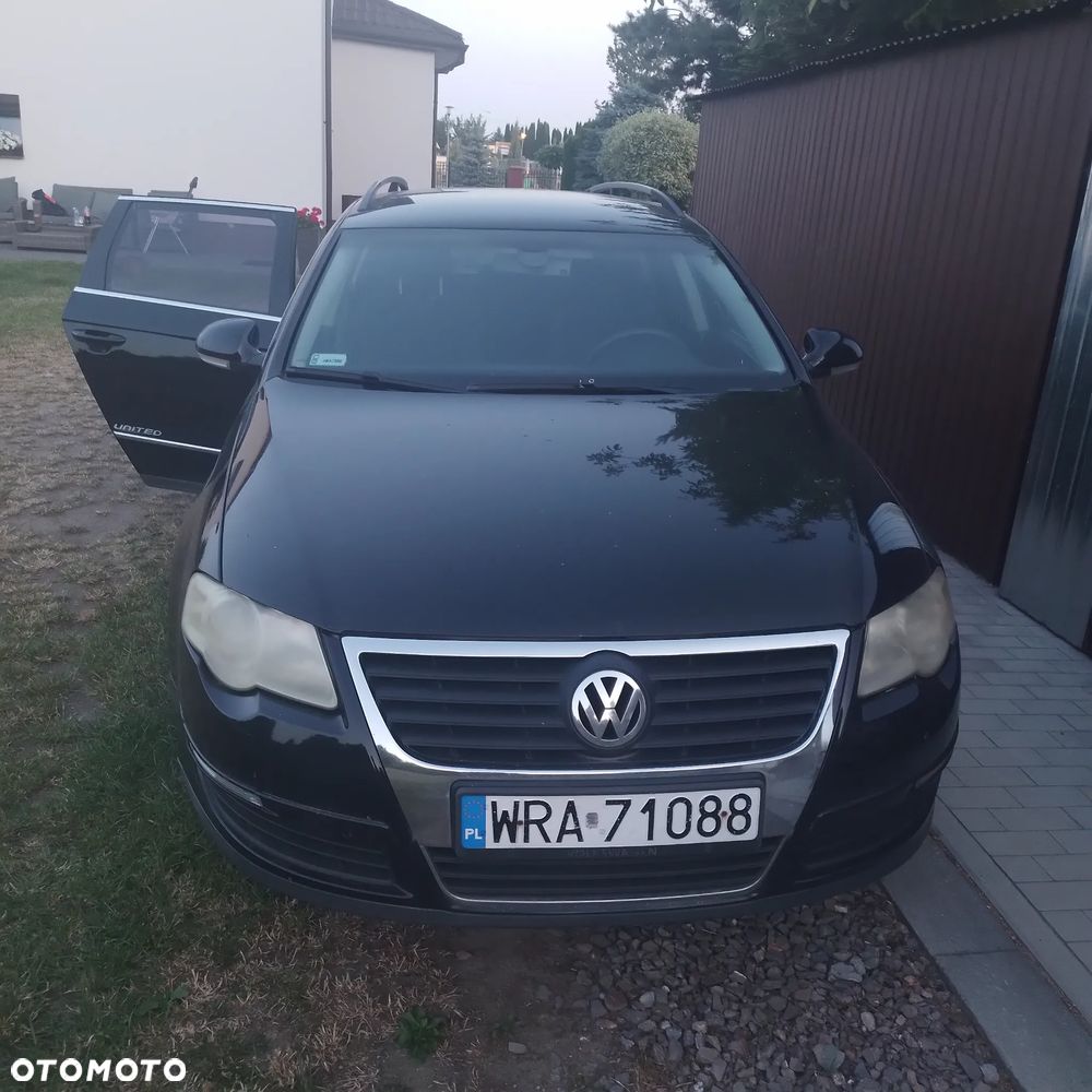 Volkswagen Passat 1.9 TDI DPF BlueMotion - 1