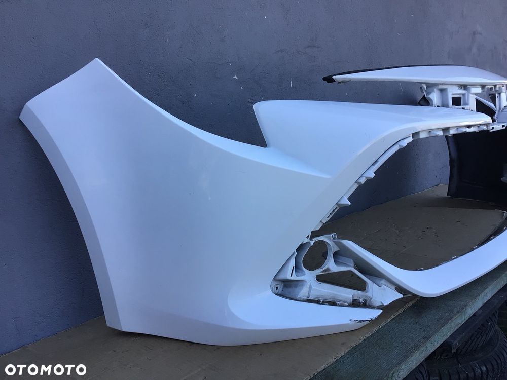 Zderzak przedni Toyota Corolla E21 HB Kombi - 2