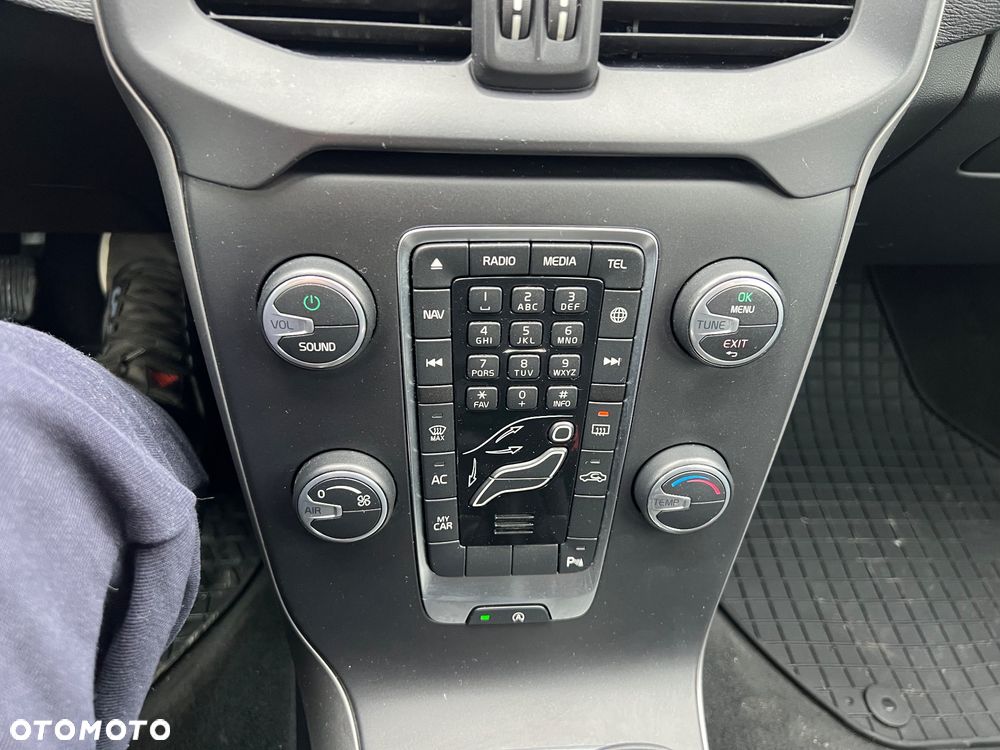 Volvo V40 D2 Kinetic - 19